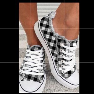 BRAND NEW PLAID RACING CHECKERED FLAG SNEAKERS SHOES SIZE 10